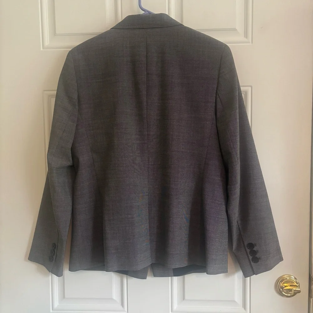 ❤️2/$15 or 3/$21❤️Talbots Women’s Charcoal Lightweight Blazer, Size 12 Petite